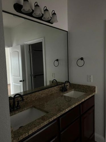 2735 17 St, Fort Worth TX  76106-5009 exterior