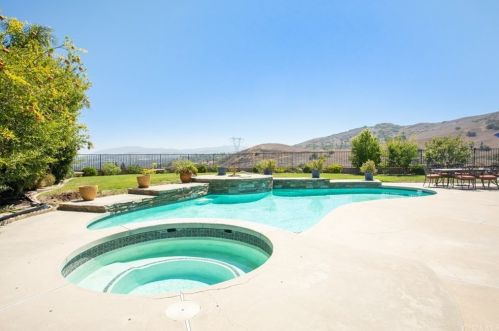 684 Frontier Ct, Anaheim CA  92807-4732 exterior