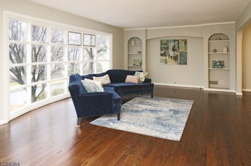 12 Koewing Pl, Town Center, NJ 07052-3928
