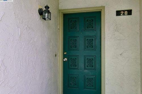 28 Moonbeam Dr, Mountain View, CA 94043-1934