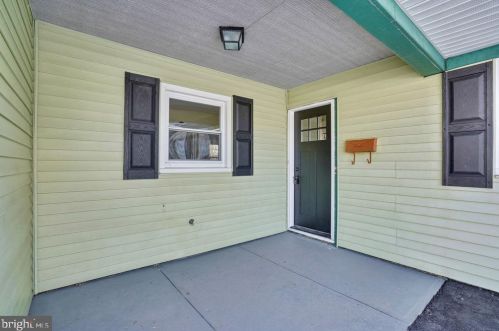 18 Granite Ln, Willingboro, NJ 08046-3052