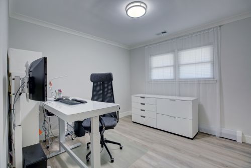 6906 Jarvis Ave, Niles IL  60714-4016 exterior