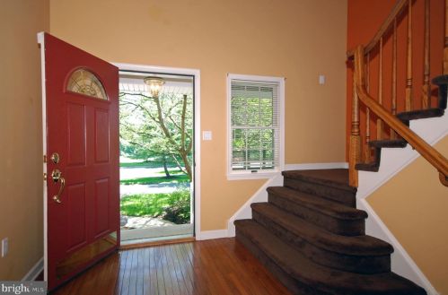 6 Hutchinson Dr, Princeton NJ  08540-7364 exterior