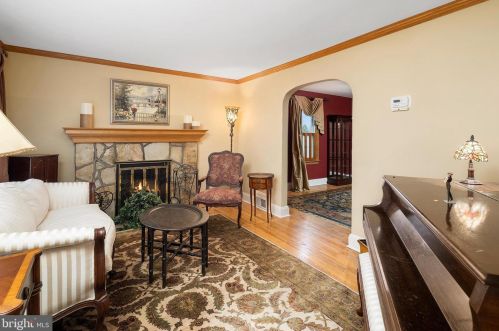 143 Sheridan Rd, Trenton, NJ 08619-2409