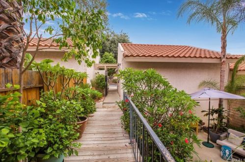 2272 El Capitan Dr, Riverside, CA 92506-4614