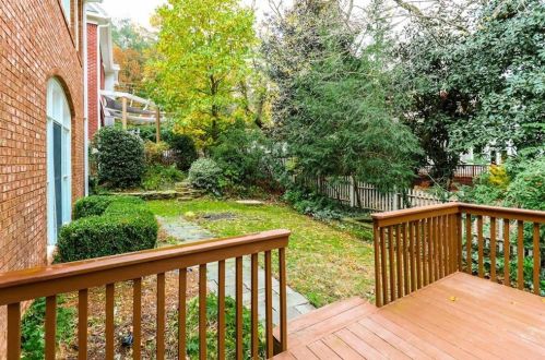 1057 Fielding Park Ct, Atlanta GA  30319-1989 exterior