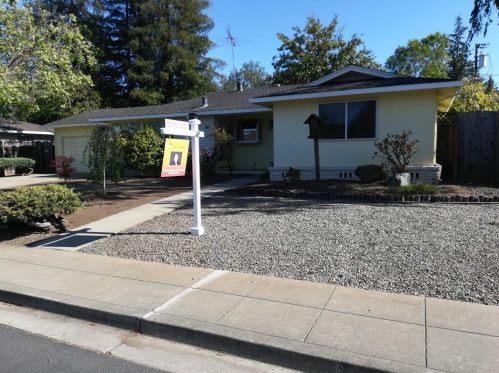 1123 Lincoln Dr, Mountain View, CA 94040-4022