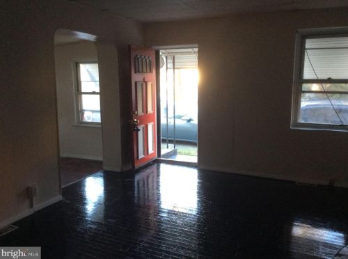 110 Sussex St, Gloucester, NJ 08030-1449