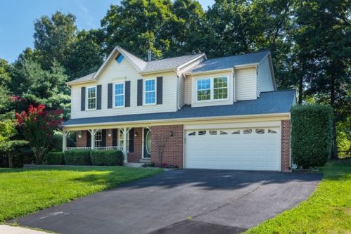 12937 Morning Dew Dr, Woodbridge, VA 22192-4900