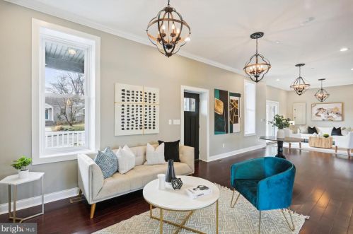 6615 Gude Ave, Silver Spring MD 20912-4827 exterior