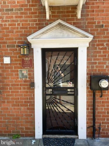 220 Manton St, Philadelphia, PA 19147-5322