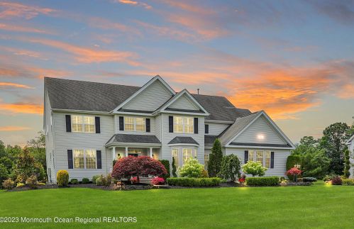 16 Rodeo Dr, Jackson Twp, NJ 08527-4461