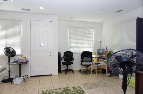 22828 Amador St, Hayward, CA 94541-6218