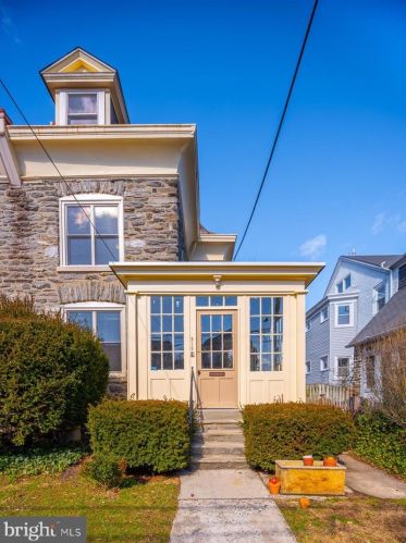 215 Gravers Ln, Philadelphia PA  19118-2802 exterior