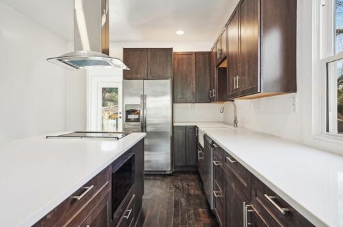 984 Burns Dr, Atlanta GA  30310-4632 exterior