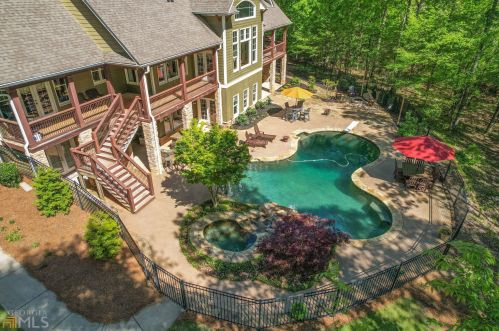 190 Dukes Ct, Brooks, GA 30205-1643
