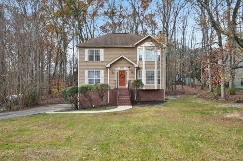 1953 Oakleaf Ln, Lithia Springs, GA 30122-2786