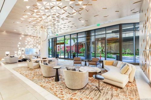 987 Queen St, Honolulu HI  96814-4118 exterior