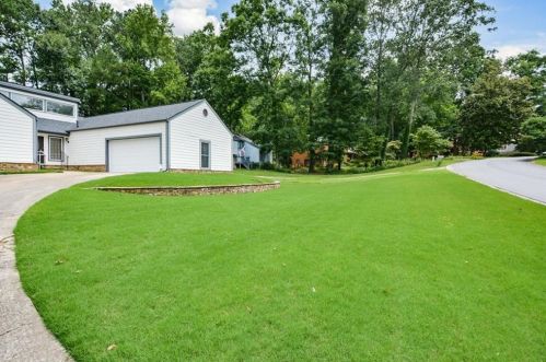 2445 Spring Lake Dr, Marietta, GA 30062-2537