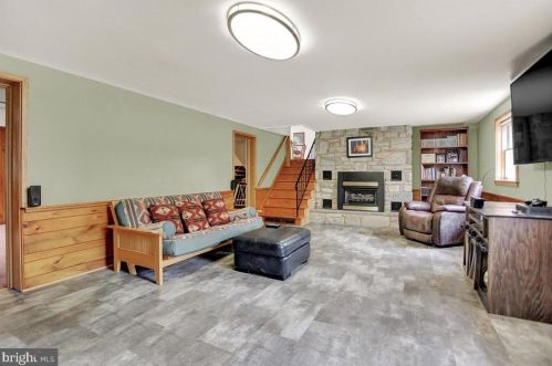 57 Springhouse Rd, Lancaster PA  17603-6619 exterior