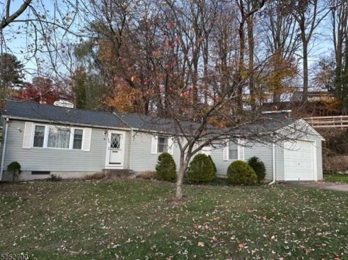 7 Columbus Rd, Sparta, NJ 07871-2260