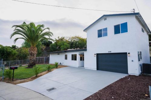 2216 Calle Chanate, San Diego, CA 92139-1104