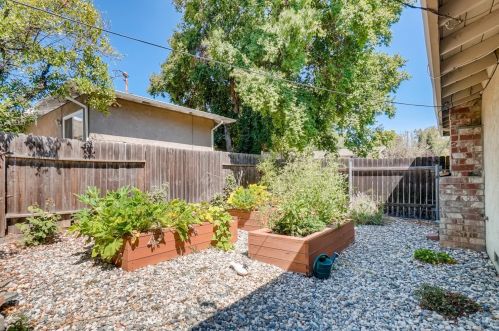 7218 Walnut Rd, Fair Oaks, CA 95628-6724