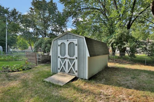 2112 Blomquist Ave, Saint Paul MN  55110-4702 exterior
