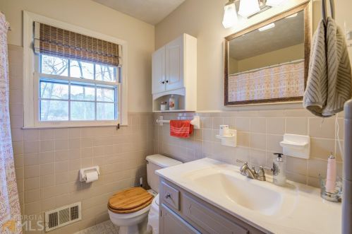 1250 Pine Knoll Ln, Conyers GA  30013-1246 exterior