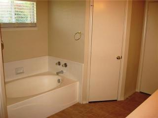 7748 Kelly Lynn Ln, Fort Worth TX  76148-2431 exterior