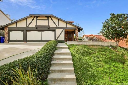 3533 Roselle St, Oceanside, CA 92056-3825