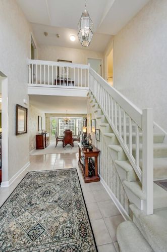 3 Gloucester Ct, Half Day, IL 60069-2122