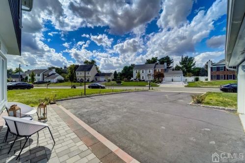 26 Sturbridge Dr, Piscataway NJ  08854-5137 exterior