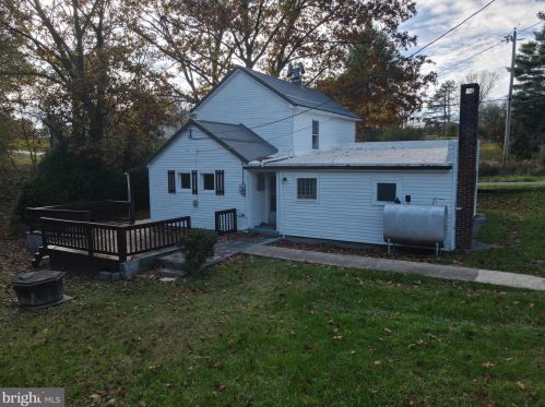 3751 Highland Ridge Rd, Berkeley Springs, WV 25411-3488