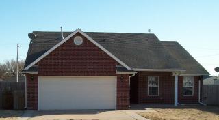 927 7th St, Newkirk, OK 74647-3023