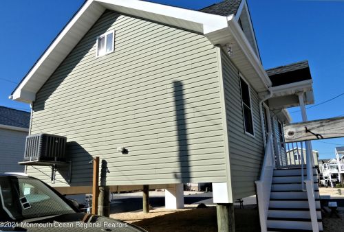 229 Harbor Dr, Lavallette, NJ 08735-1433