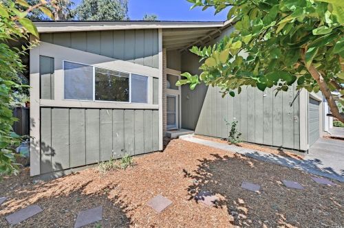 305 Orchard St, Healdsburg, CA 95448-4326