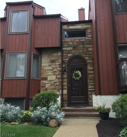 8 Schindler Sq, Hackettstown, NJ 07840-4209