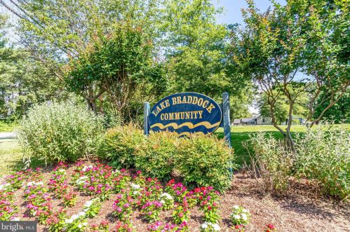 5454 Lighthouse Ln, Springfield VA  22015-1934 exterior