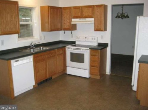 154 Castro St, Browns Mills, NJ 08015-2052