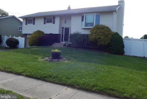 13 Edgemont Rd, Trenton, NJ 08620-1619