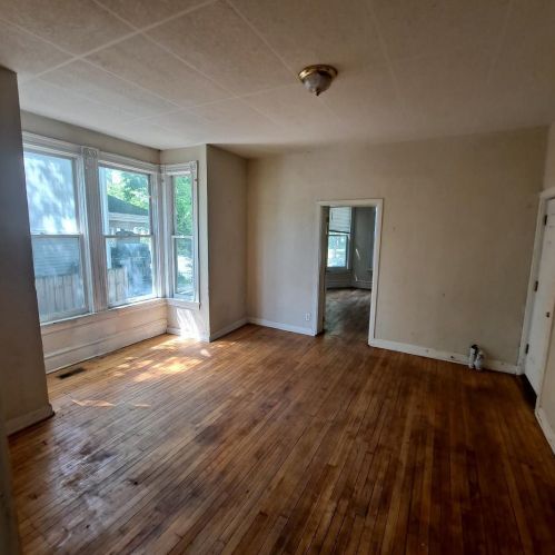 706 Case Ave, Saint Paul, MN 55106-3704