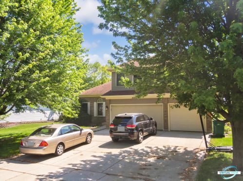 2220 Irvine Ln, Plainfield, IL 60586-8374