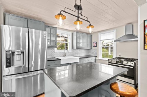 725 Silver Spring Ave, Silver Spring MD 20910-4616 exterior