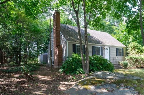 43 Knollwood Rd, Farmington, CT 06032-1057