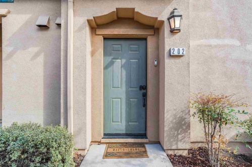 24 Meritage Cmn, Livermore, CA 94551-7587