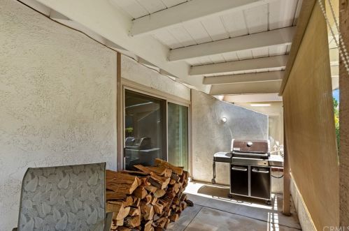 602 Via Zapata, Riverside CA  92507-6424 exterior