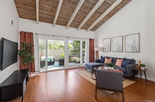 20 Spicewood Way, Irvine CA  92612-2721 exterior