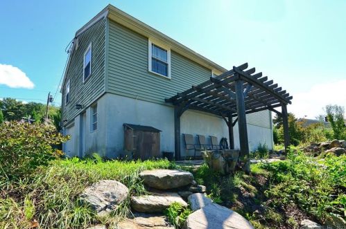 8 Linda Ln, Fabyan, CT 06255-1005