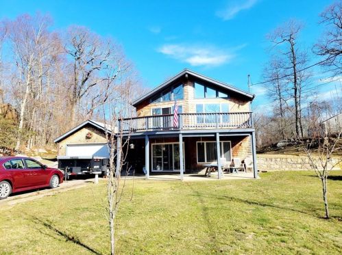 9 Stenton Ave, Westerly, RI 02891-4906